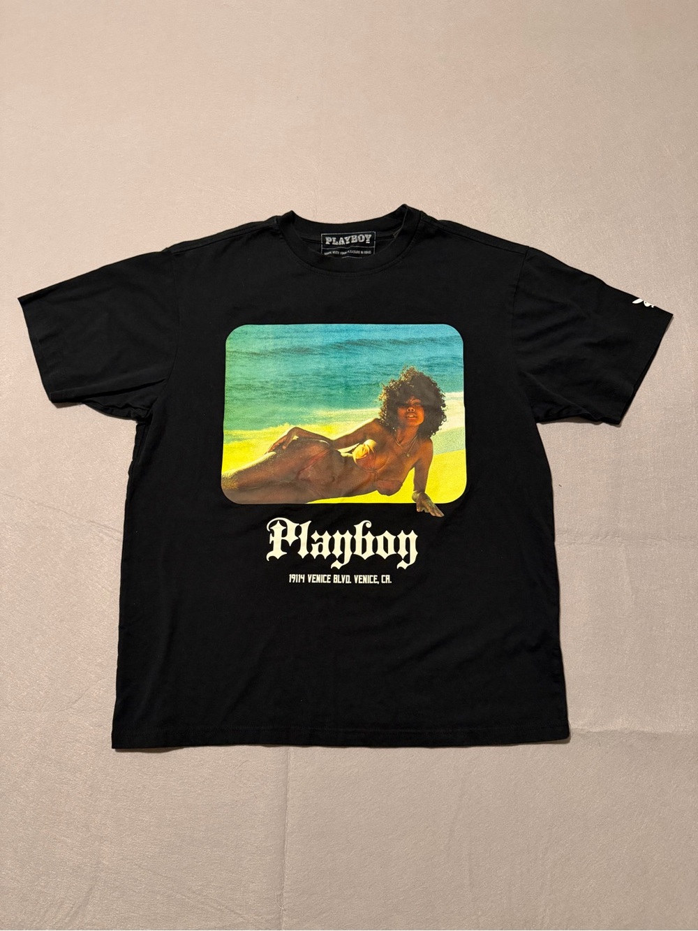 Playboy By Pacsun Tee Men’s Medium. EUC Bikini Girl Graphic “19114” Venice Blvd”